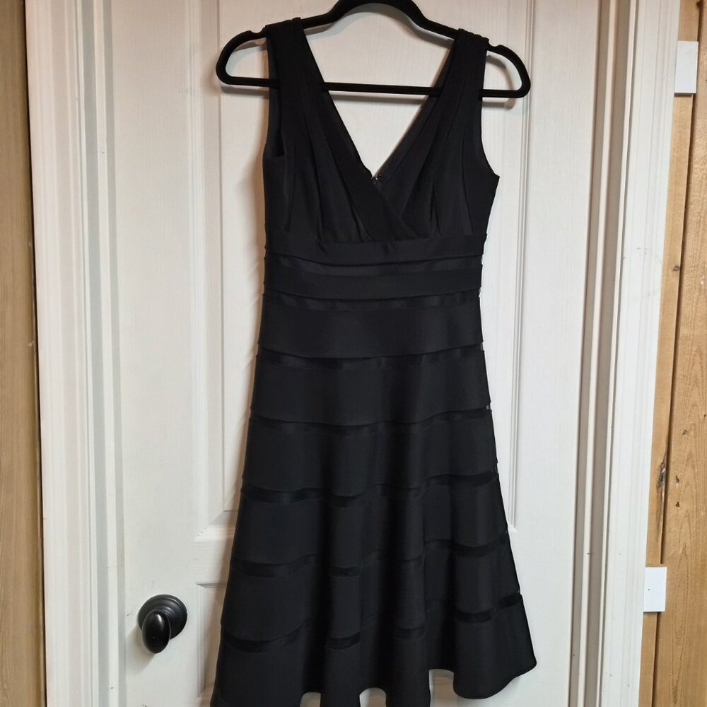 White House Black Market Dress Black Tiered Sleeveless V-Neck Dress Size 0